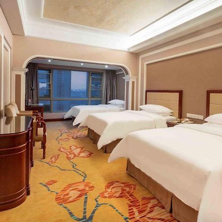 Vienna Hotel Shenzhen Songgang Liye Road Buitenkant foto