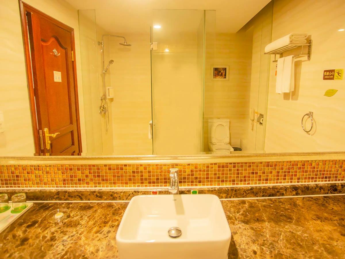 Vienna Hotel Shenzhen Songgang Liye Road Buitenkant foto