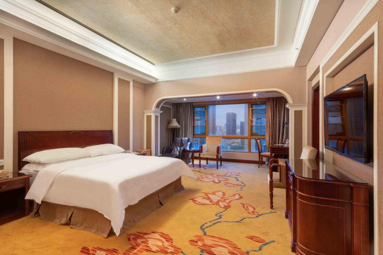 Vienna Hotel Shenzhen Songgang Liye Road Buitenkant foto